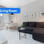 The Green House - Private Parking And Balcony