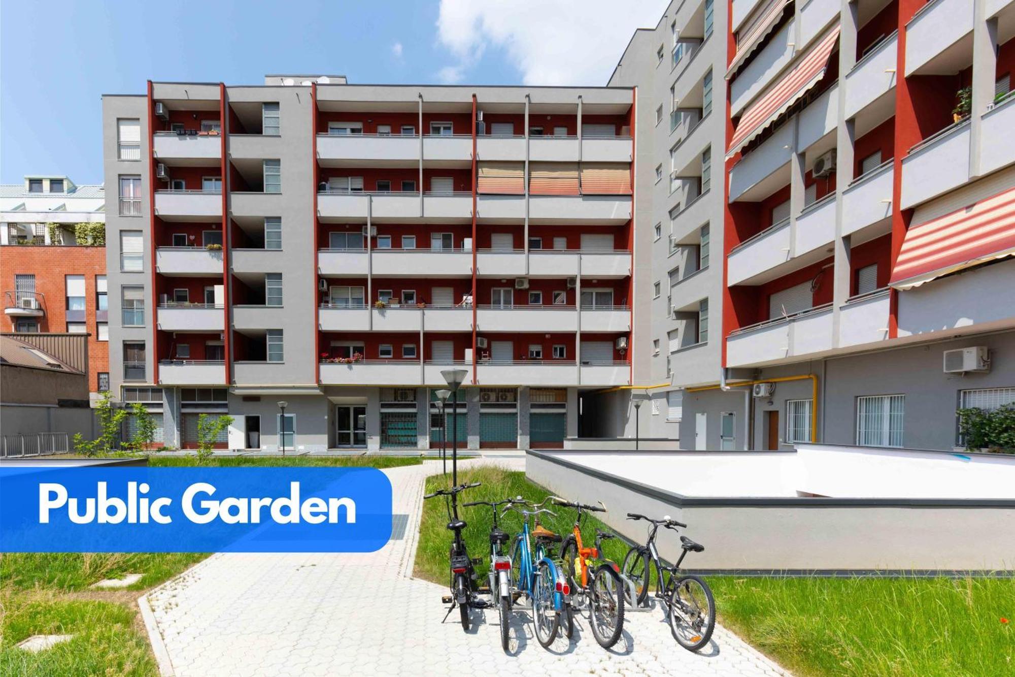 The Green House - Private Parking And Balcony Apartment